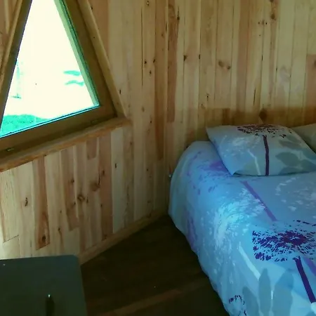 La Clairiere Du Verbamont بيت خشبي